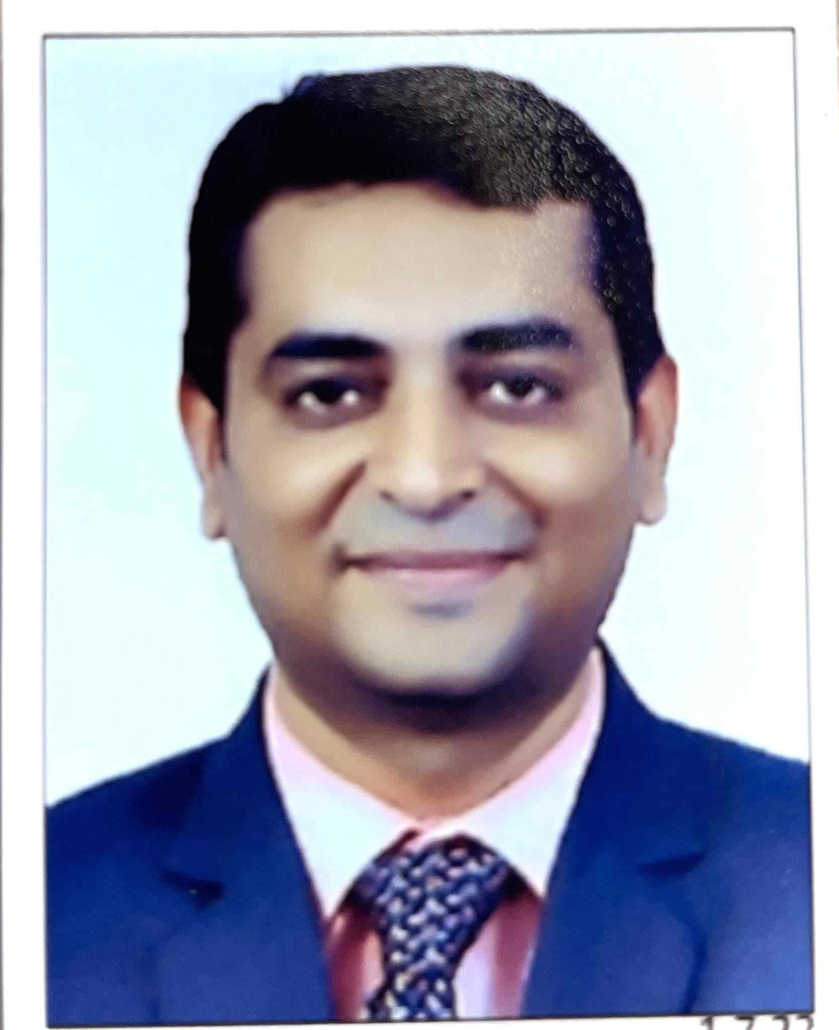 Parag_PaasPortPic-min-min_(1)_11zon_facultyprofile.jpg